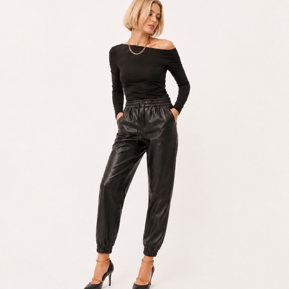 Francesca's Black Faux Leather Joggers TFD70610‎ L